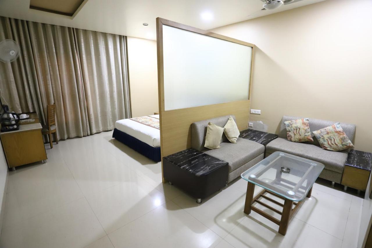 Hotel Blue Pearl Bhopal Exterior photo